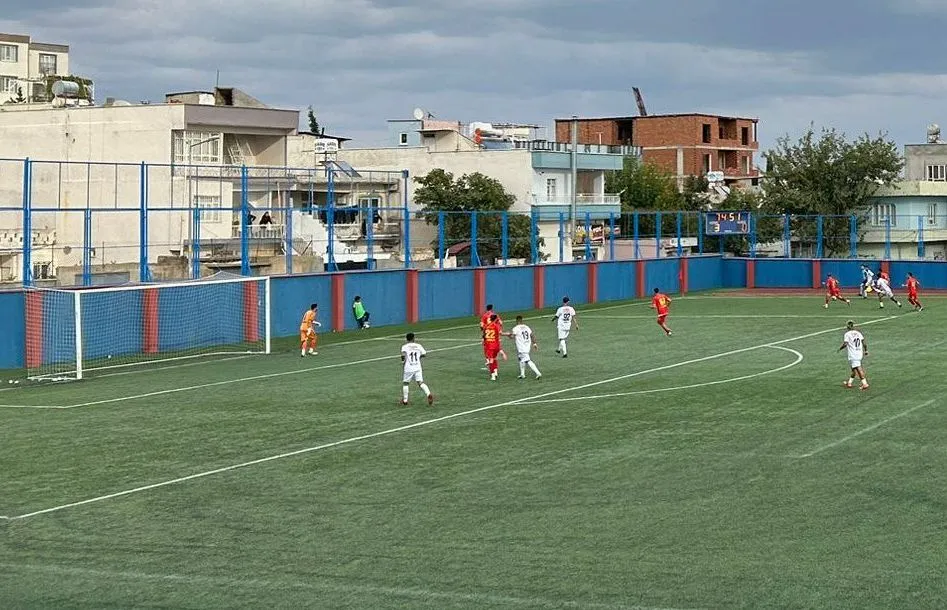 Kahta02spor lige 3 puanla başladı