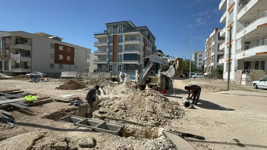 Sümer Mahallesinin yağmur suyu ve kanalizasyon hatları yenileniyor