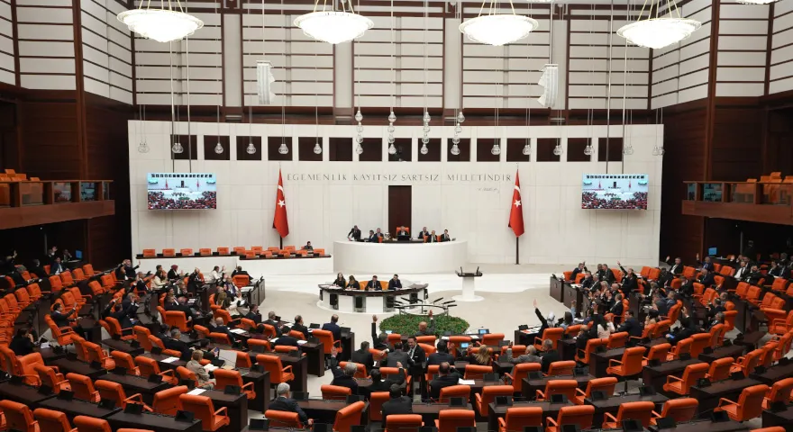 Irak ve Suriye’ye tezkeresi kabul edildi