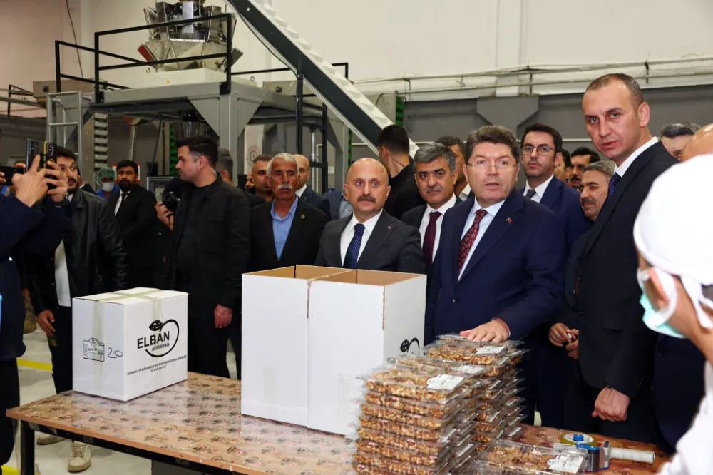 Bakan Tunç,Tarım Mükemmeliyet Merkezini gezdi