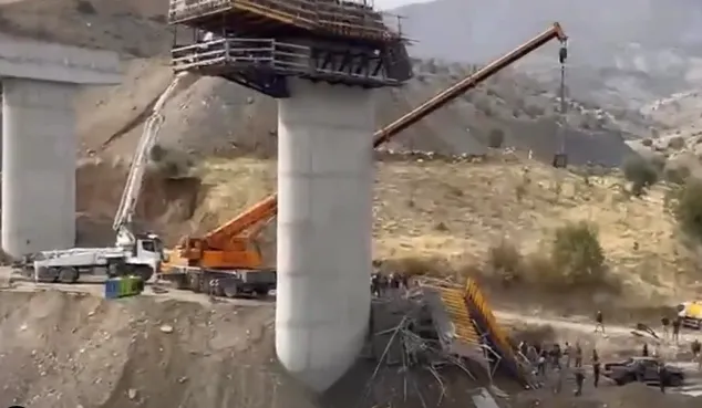 Diyarbakır’da köprü inşaatı çöktü! 4 işçi öldü