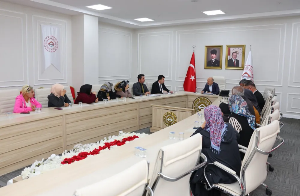  Vali Osman Varol, İş Arayan Vatandaşlarla Buluştu