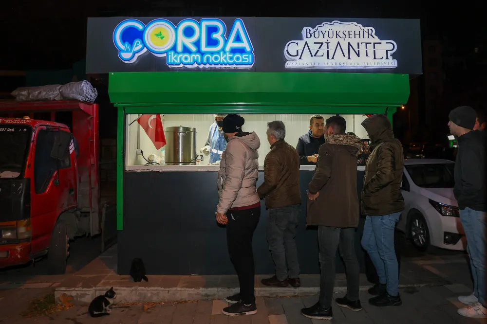 Büyükşehir her sabah 15 bin kişiye ücretsiz çorba dağıtıyor