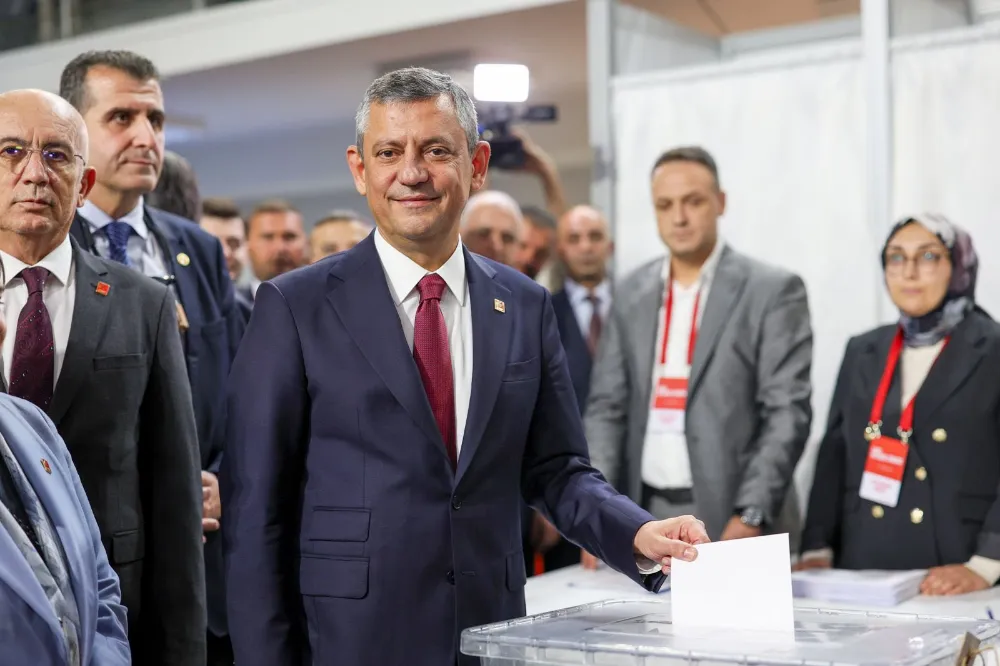 Özgür Özel Yeniden Başkan: Kurultayda Video Krizi