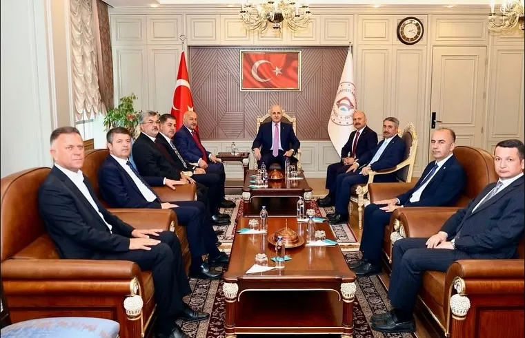 Meclis Başkanı Kurtulmuş, Adıyaman’da Valilik ve Belediyeye ziyarette bulundu.