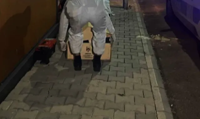 Yaşlı Kadın Konteyner