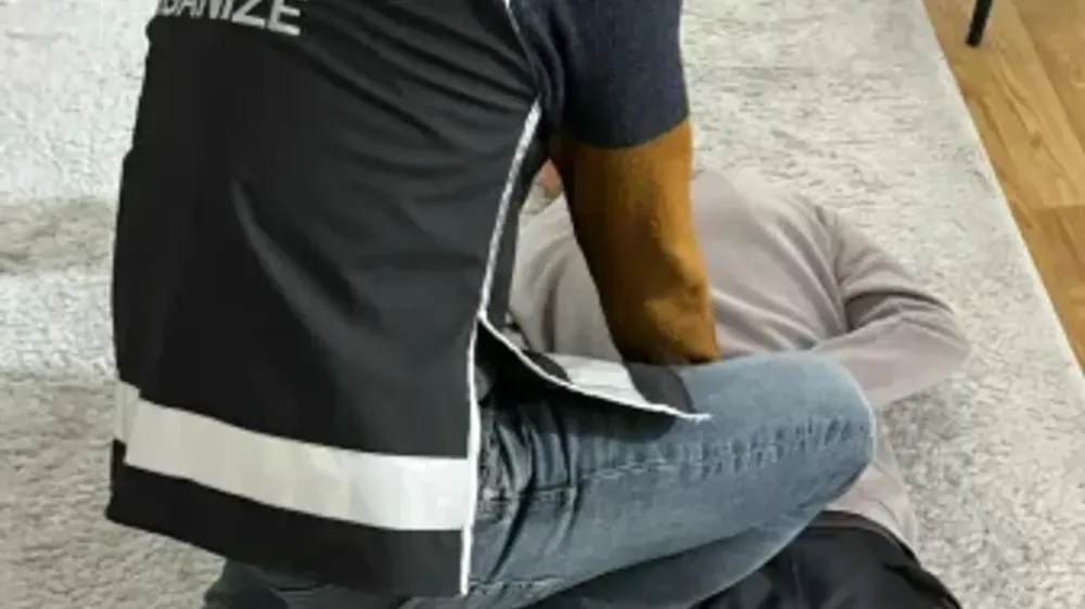 Adana’da sahte kimlikli “yazar” firari yakalandı