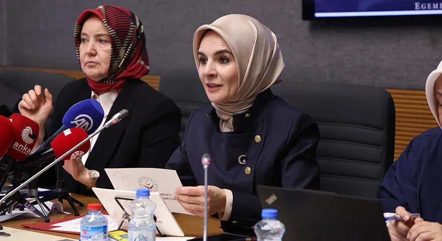 Bakan Göktaş: “15 yaş altına sosyal medya yasağı geliyor”