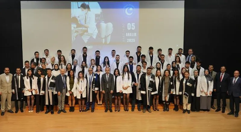 Diş Hekimliği Fakültesinde Beyaz Önlük Töreni