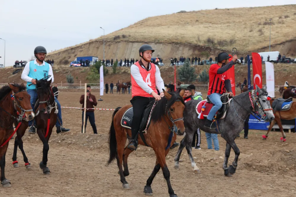 Adıyaman’da 71. Yıl Coşkusu: Rahvan Yarışları Nefes Kesti