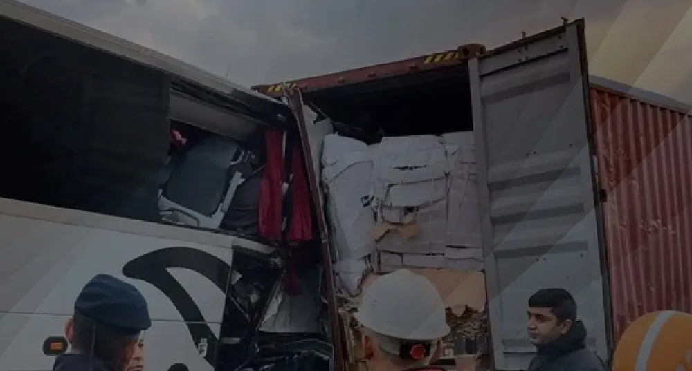 Osmaniye’de Yolcu Otobüsü Tıra Çarptı: 6 Ölü, 11 Yaralı