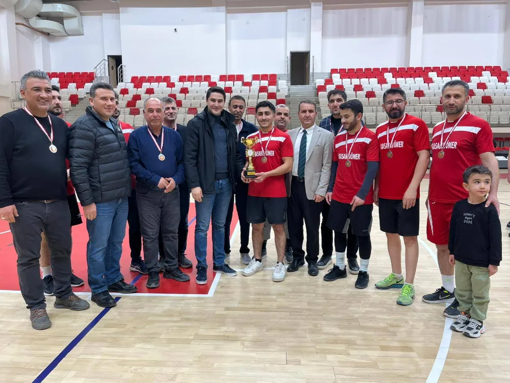 24 Kasım Öğretmenler Günü Voleybol Turnuvasında Ödüller Sahiplerini Buldu