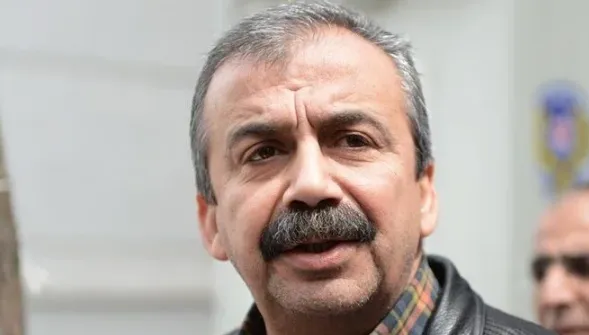 Sırrı Süreyya Önder hastaneye kaldırıldı