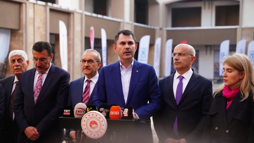 Bakan Kurum: Muhalefete rağmen deprem bölgemizi aslanlar gibi ayağa kaldıracağız