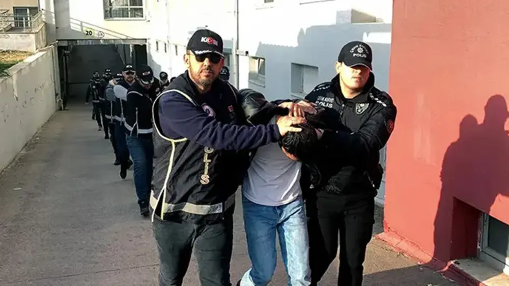 17 Dolandırıcılık Şebekesi Çökertildi