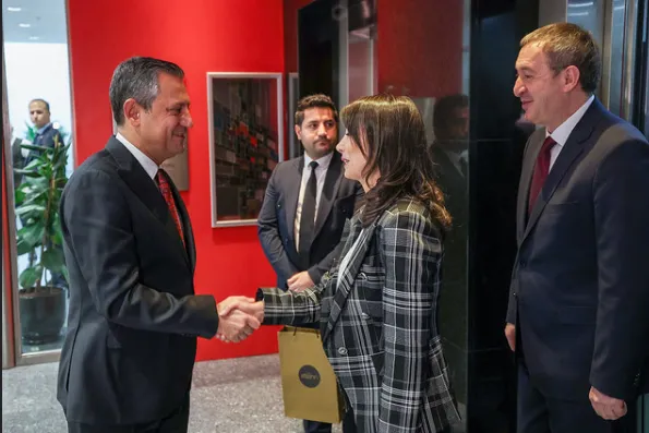 DEM Parti Eş Genel Başkanları Özgür Özel ile görüştü