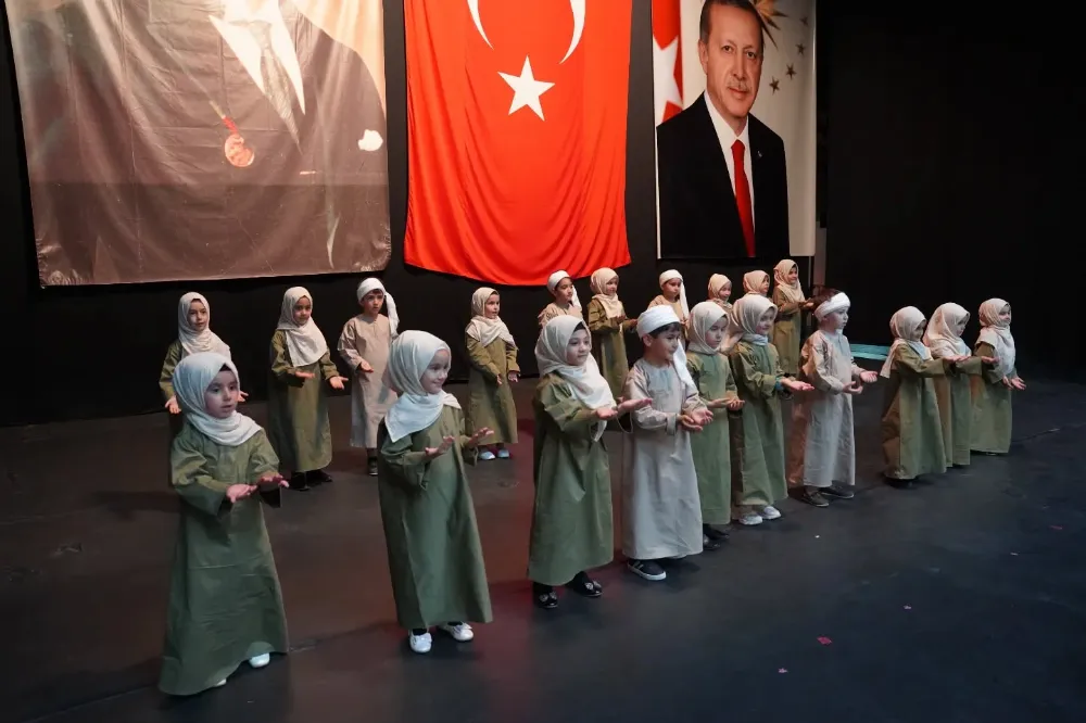 Minikler Kuran kursu mezuniyet sevinci yaşadı