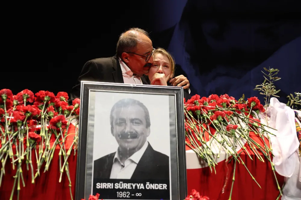 Sırrı Süreyya Önder için AKM