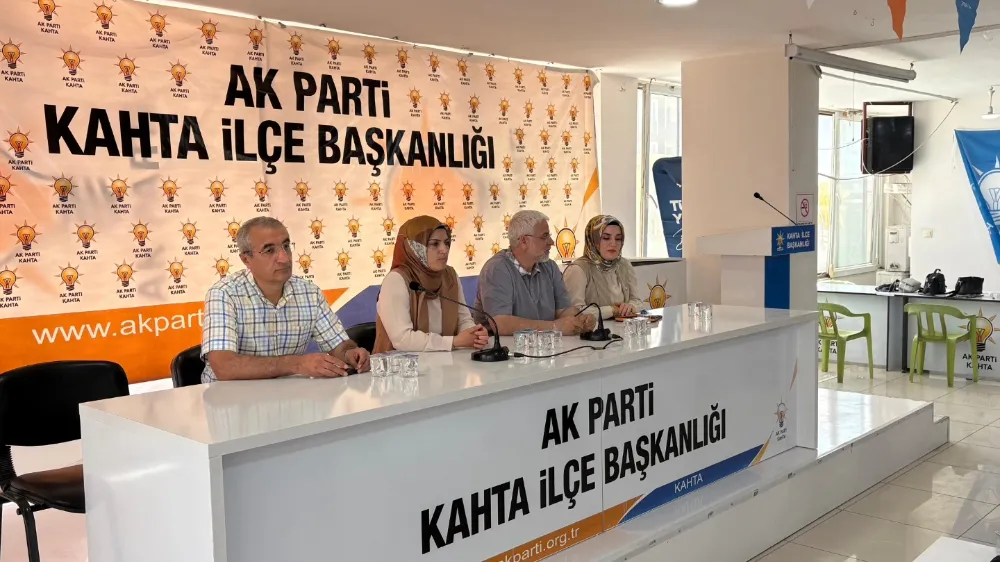 AK Parti Kahta İlçe Kadın Kolları Haftalık Toplantısı Yapıldı