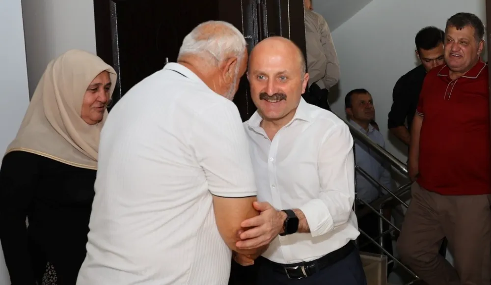 Şehit babasına babalar günü ziyareti 