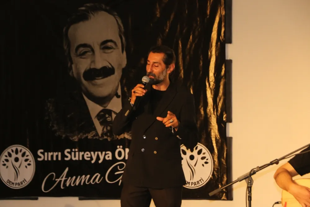 Sırrı Süreyya Önder Şiirler, türkülerle anıldı