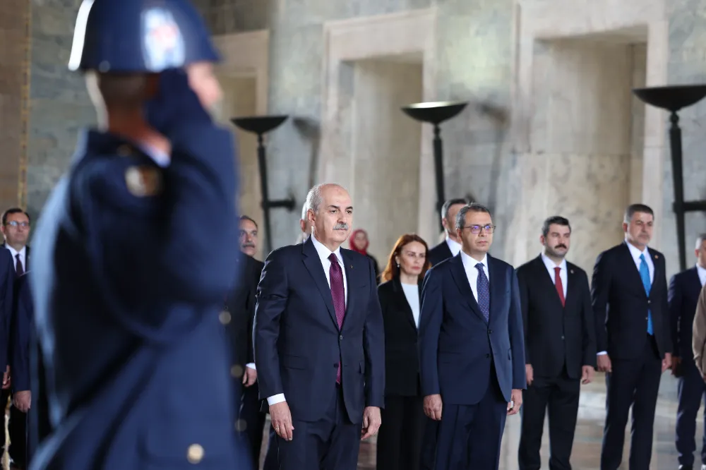 TBMM Başkanı Numan Kurtulmuş ve Başkanlık Divanı üyeleri Anıtkabir