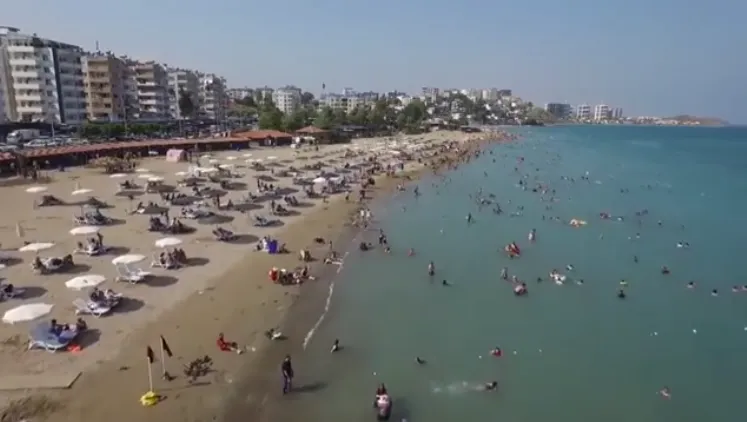 Adana Yumurtalık Sahili tatilcilerin gözdesi oldu