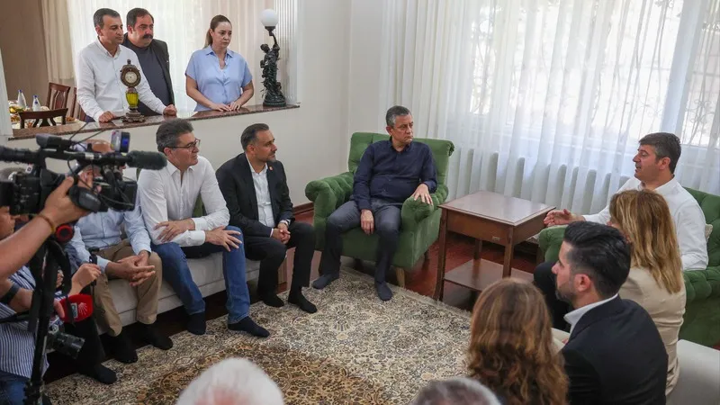 Özgür Özel, Tutdere’yi Ziyaret Etti
