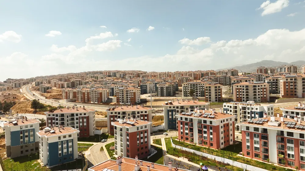 Deprem konutlarının teslimi hızla sürüyor