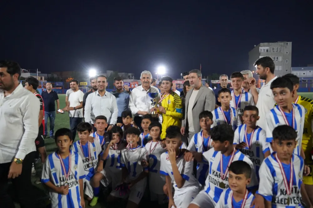 Kahta Belediyespor U-13 Takımı namağlup şampiyon oldu