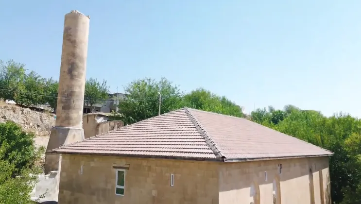 Depremde Hasar Alan Tarihi Cami Restore Edilecek