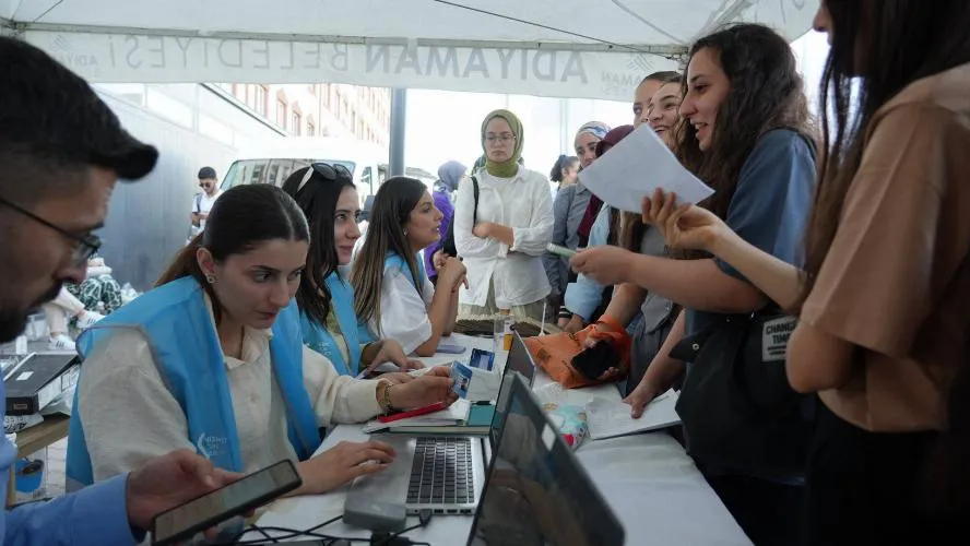 Adıyaman Belediyesinden Üniversite Öğrencilerine Ulaşım Desteği