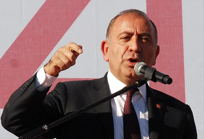 Tekin:İhraç edilen sizin vicdanınızdır,partinin onurlu geçmişidir