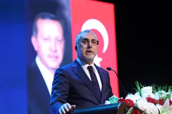 Bakan Işıkhan Gaziantep’te Gençlerle Buluştu