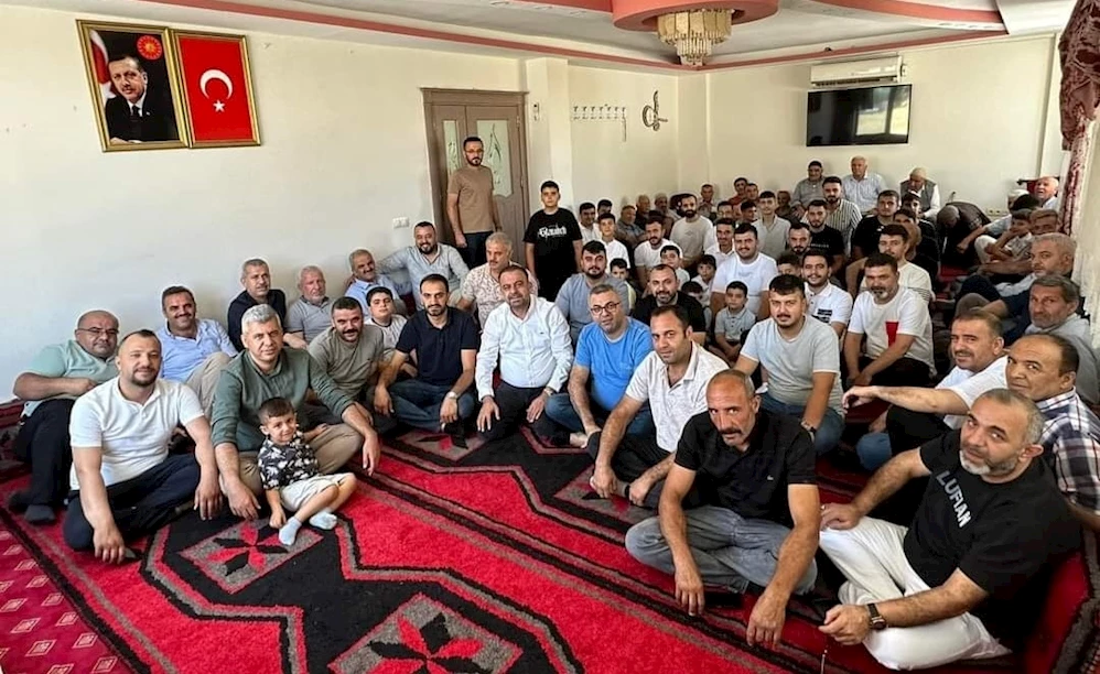 Yeni Ailesinin Geleneksel Aile Bayramlaşması sürüyor