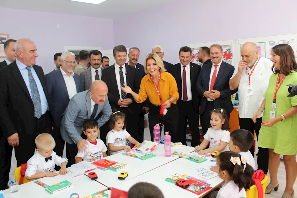 Gülben Ergen Kahta’da Okul Açtı