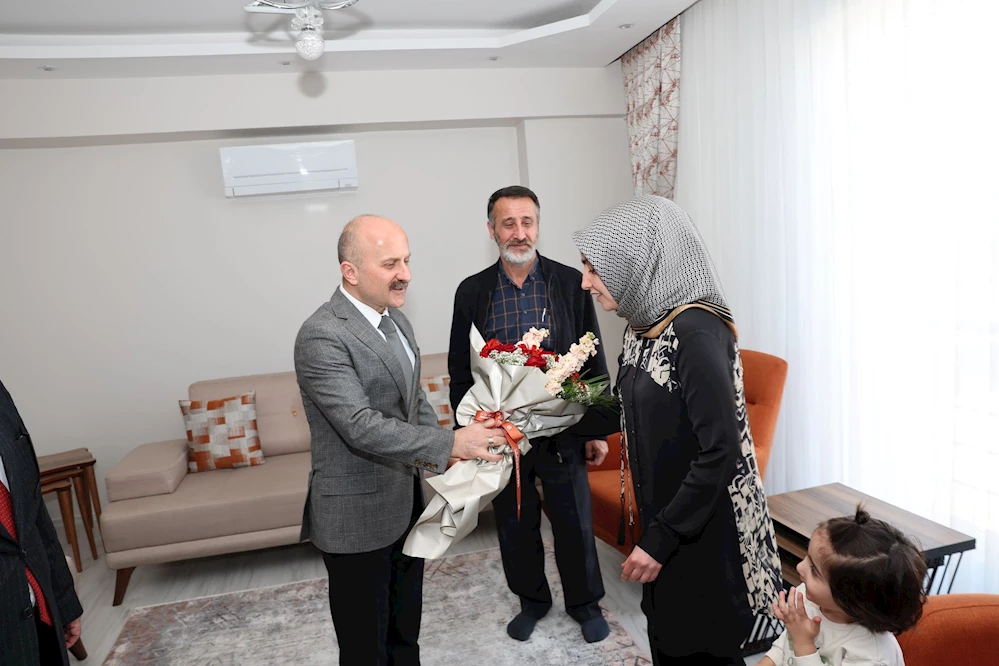 Şehit Eşine 8 Mart Dünya Kadınlar Günü Ziyareti